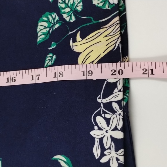 Ann Taylor mini skirt navy size 12P, zip back, stretch blue and green fl… - Picture 8 of 10